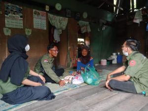 KAPAS Santuni Sawatik Wanita Paru Baya Berusia 83 Tahun