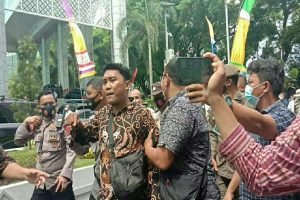 Heboh di DPRD SU, Karena Kenaikan BBM, Gubsu Diteriaki Tidak Bermartabat Oleh Mahasiswa