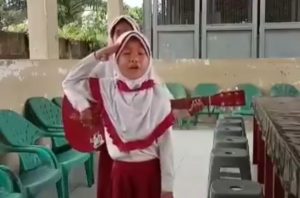 Viral..! Dua Anak SD ini Nyanyikan Lagu Sindiran Untuk Presiden Jokowi