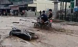 Awas ! Ada Banjir Bandang Dikawasan  Wisata Parapat