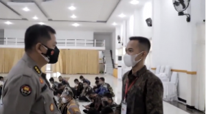Keren! Tukang Parkir di Polres Jadi Polisi, Orang Tua Hampir Pingsan Tau Anaknya Lulus
