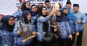 PHK Massal Melanggar Konstitusi, Sebab Guru PNS bukan Buruh
