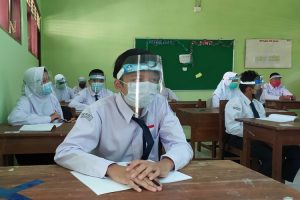 Orang Tua Murid Wajib Baca ! Sekolah Tatap Muka Untuk Daerah PPKM Level 1-3 Sudah di Izinkan, Ini Penjelasannya