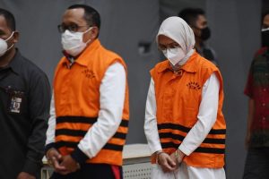 Wow.! KPK : Bupati Probolinggo dan Suami Serta 20 Orang Lain Jadi Tersangka Suap Jabatan Kades, Ini Daftar Namanya