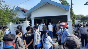 Diduga Dimintai Pungli Rp 5 Juta, Ratusan Pekerja Alih Daya PLN Anggota SPALS, Geruduk Kantor PT. DEI Solo