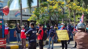 Ancam Aksi Seminggu, Ratusan Buruh Gruduk PT Kemang Food Industries, Tuntut THR dan Tolak Upah 10%