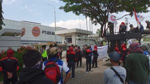 Gabungan FSPMI Jabar dan Jateng Geruduk PT GS Battery di Semarang, Tuntut Stop Pemberangusan Serikat Buruh