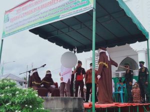 Delapan Orang Terancam hukuman Cambuk di Halaman Mesjid Agung Baiturrahman Sinabang
