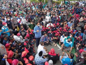 Kementerian Tenaga Kerja Tanggapi Surat Gubernur Anies Terkait Kaji Ulang UMP DKI 2022, Ini Jawabannya