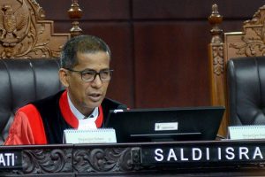 Hakim Saldi Isra, Walau Dipilih Presiden Tetap Putuskan Koreksi UU Cipta Kerja, Ini Alasannya