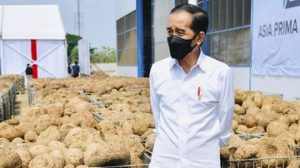 Jokowi Minta Permenaker Direvisi dan Pengambilan JHT Dipermudah
