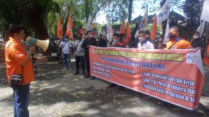 Partai Buruh dan FSPMI Sumut Aksi di DPRD Sumut, Tolak Penundaan Pemilu dan Presiden RI 3 Priode