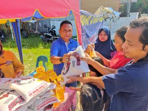 Edi Camdra Gelar Bajar Ramadhan, Sembako Murah Diperuntukan Khusus Warga Tanjung Sari