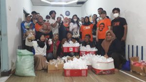 FSPMI KBB Berbagi Takjil ke Masyarakat di Bulan Penuh Rahmat