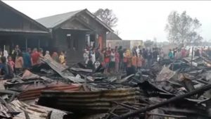 Karang Taruna Kecamatan Aek Songsongan dan Ikanas Gelar Donasi Untuk Korban Kebakaran 67 Unit Rumah Warga