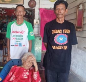 Usia 88 Tahun Nenek Manisa dan Keluarga Tak Mendapatkan BLT maupun PKH, Pak Bupati Tolong ni..
