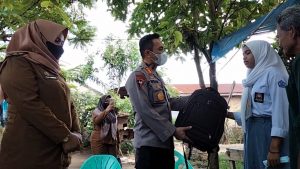 Respon Cepat Kapolresta Deli Serdang Terkait Siswi Putus Sekolah di Gang Bilal/Patria Desa Tanjung Morawa B, Berikan Bantuan Ini.