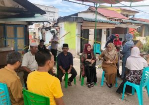 Sebagai Bentuk Empati, Anggota DPRD Kota Dumai Hj Haslinar Kunjungi Korban Kebakaran di Jalan Imam Bonjol