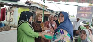 PD BKMT, PERWATUSI dan GARNITA Dumai Memberikan Bantuan Korban Kebakaran