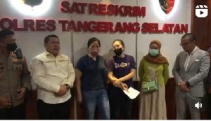 Dilaporkan Hotman Paris, Ibu Pengintimidasi Pegawai Alfamart Akui Mencuri dan Minta Maaf
