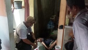 Bentuk Kepedulian LMB Jenguk Pak Nanang warga Gang Dusun 1 Desa Limau Manis yang Lumpuh