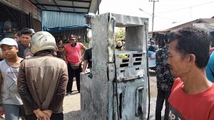 Pertamini Terbakar, Terjadi Ledakan Kecil Akibat Disiram Warga Dengan Air di Desa Limau Manis