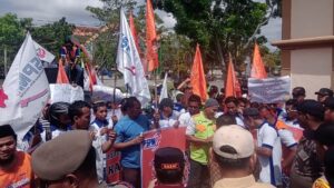 Terus Memperjuangkan Hak Buruh, FSPMI Riau Lakukan Aksi Didua Titik Krusial Kabupaten Pelalawan