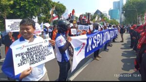 Ini Tuntutan Ribuan Buruh FSPMI Jawa Timur yang Gelar Aksi di Depan Kantor Grahadi Surabaya
