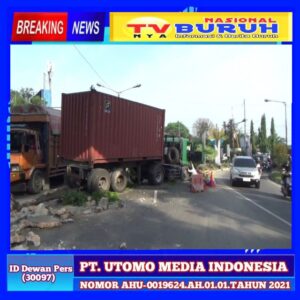 Kemacetan Panjang Akibat Kecelakaan Mobil Interculer Palang Jalan di Simpang Kayu Besar, Polisi Sigap Atur Lalulintas hingga Lancar