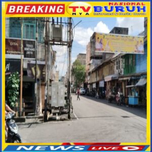 Tiang Travo Milik PLN Bagan Siapi-api Membahayakan Pengguna Jalan Merdeka, Muspika harus Bertindak!