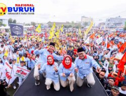 Ribuan Masa Padati Kampanye Akbar Asri Ludin dan Lom Lom dari Trotoar Hingga ke Badan Jalan, Warga Teriak: Bupati Baru, Bupati Baru!