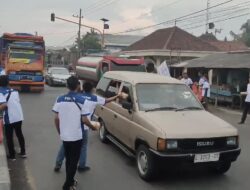 300 Paket Takjil Dibagikan FSPMI Jombang, Wujud Kepedulian di Bulan Ramadhan