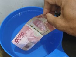 Bahaya Mencuci dan Menyetrika Uang Kertas, Akibatnya Bisa Seperti ini?