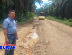 Warga Lubuk Bunut dan Sibodak Sosa Jae Perbaiki Jalan Menuju PTPN4 Sosa