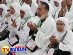 Jemaah Calhaj Kloter 13 Langsung Pakai Kain Ihram Sejak di Ahmed