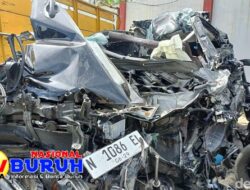 Ketua PWNU Jatim bersama Istri Tewas dalam Kecelakaan Mobil di Tol Paspro