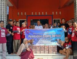 PUK SPAMK FSPMI PT SAI Rayakan Idul Adha dengan Membagikan Hewan Kurban di Sekitar Area KC FSPMI Kabupaten Mojokerto