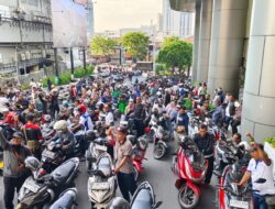 Ribuan Buruh PT Pakerin Duduki Dua Titik di Surabaya, Desak Pembayaran Gaji dan THR   