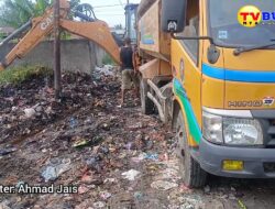 Pemdes Limau Manis dan Camat TM Bersihkan Sampah, Do’a kan Warga Dilapangkan Rezekinya Tidak Buang Sampah Sembarang Tempat