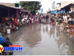 Warga Mancing di Jalan Sri Gunting yang Rusak Parah, Pemkab Deli Serdang : “Sabar ya”
