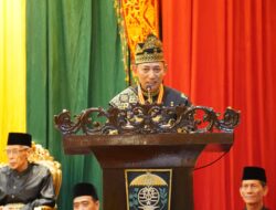 Kapolri Terima Anugerah Adat dari LAM Riau   