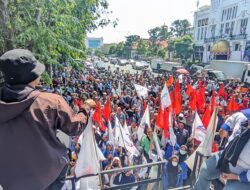 Ribuan Buruh PT. Pakerin Desak Bank Indonesia, Berperan Aktif Dalam Pencairan Dana Operasional