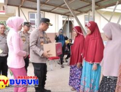 Sat-Polres Rohil Berikan Sembako Terhadap Kaum Dhuafa Pada Jum’at Di Polsek Rimba Melintang