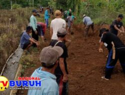 Perluas Akses Masyarakat Pemkamp Menanga Jaya Bersama Masyarakat Giat Buka Badan Jalan Baru