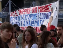 Buruh di Yunani Lumpuhkan Transportasi Umum, Memprotes Rencana Pemerintah untuk Jam Kerja 13 Jam