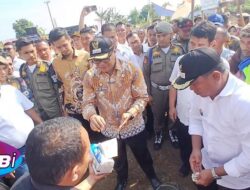 Bupati dan Camat Kocek Dana Pribadi Berikan Tali Asih Kepada Warga, Namun Ditolak!