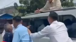 Kakek Parubaya Hadang Mobil Presiden RI, Sampaikan Aspirasi, Dan Prabowo Subianto Meninggalkan Kakek Tanpa Ada Kata-Kata!