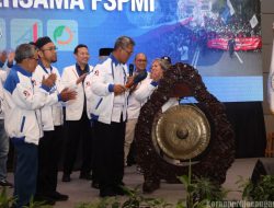 Presiden FSPMI Riden Hatam Aziz Resmi Buka Kongres VII FSPMI dengan Tujuh Kali Pukulan Goong