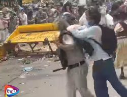 Ricuh! Ribuan Demonstran di New Delhi, Polisi Mundur Kewalahan Hadapi Massa