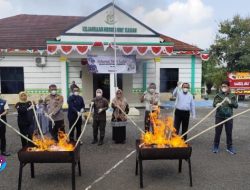 Kejari Way Kanan Musnahkan Barang Bukti 47 Perkara yang Telah Berkekuatan Hukum Tetap